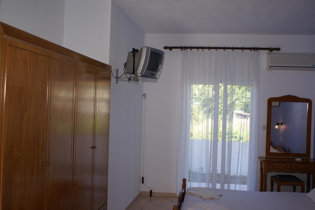 Andrianna Apartments Ammoudia Bilik gambar